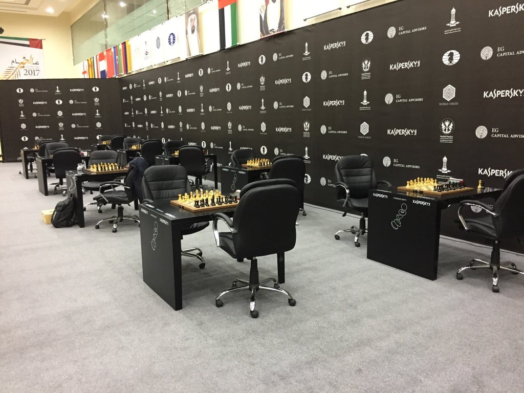 Grand Prix FIDE 2017 Sharjah Salle ronde 1