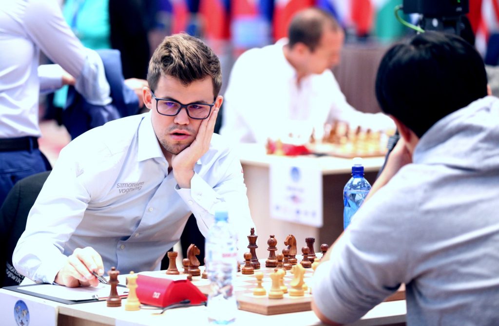 Coupe du Monde d'échecs FIDE ronde 3 partie 2 Magnus Carlsen