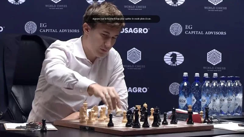 Carlsen Karjakin 2016 partie 4 coup 18
