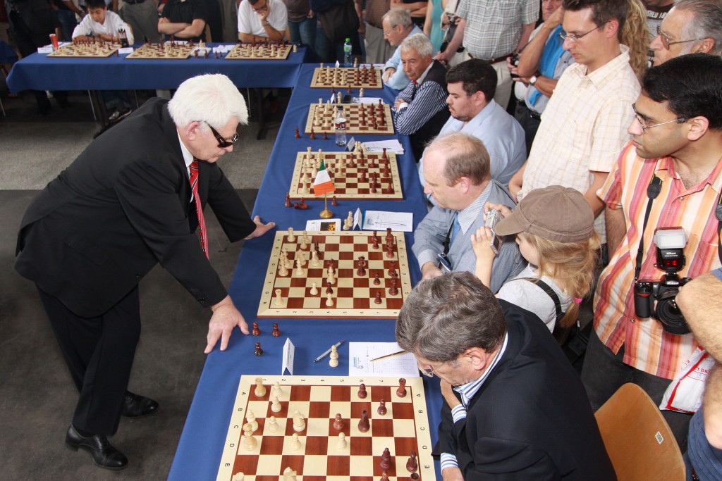 Boris Spassky en simultanée en 2009
