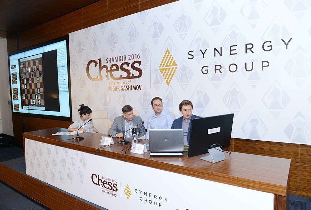 Shamkir Chess 2016 Ronde 4 Sergey Karjakin et Pavel Eljanov en analyse