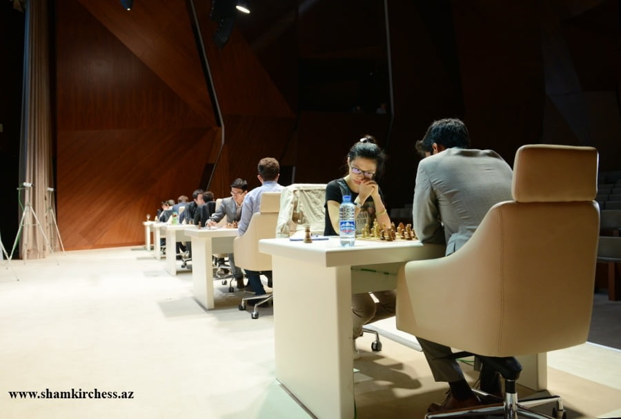 Shamkir Chess 2016 Ronde 6 Vue des parties en enfilade Hou Yifan