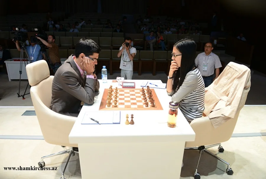 Shamkir Chess 2016 Ronde 8 Anish Giri et Hou Yifan
