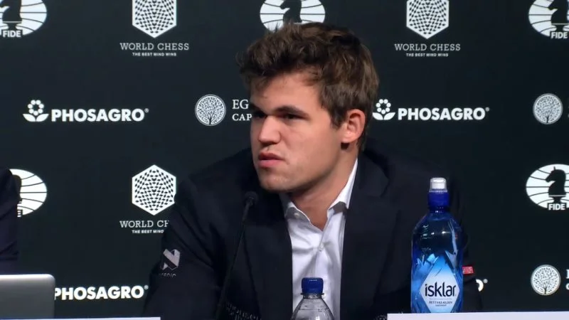 Carlsen Karjakin 2016 partie 11 conference presse