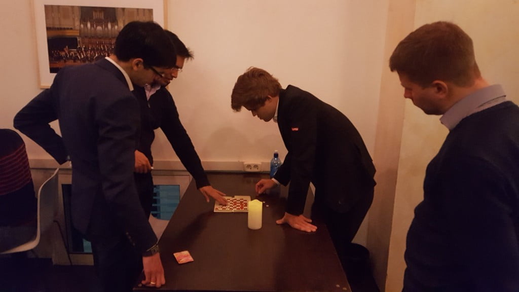 Tata Steel Chess Masters 2017 ronde 10 Joueurs analysent