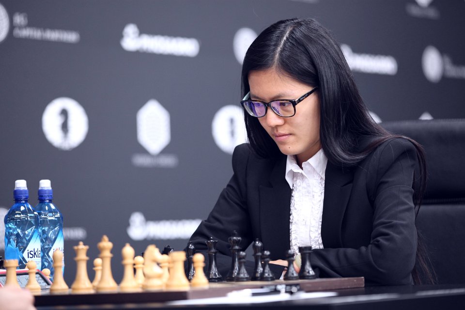 Grand Prix FIDE 2017 Moscou Ronde1 Hou Yifan