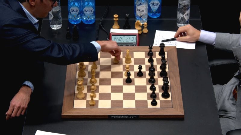 Championnat du monde d'échecs 2018 partie 10 premier coup nouveauté 12.b4