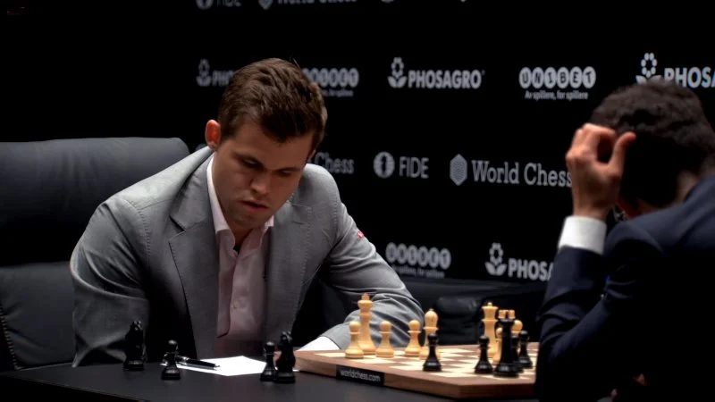 Championnat du Monde d'échecs 2018 partie 2 coup 23