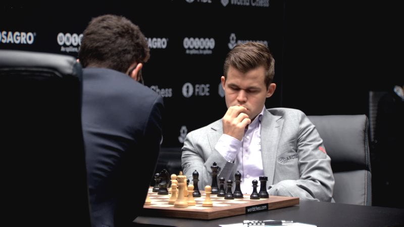 Championnat du Monde d'échecs 2018 partie 5 Caruana Carlsen