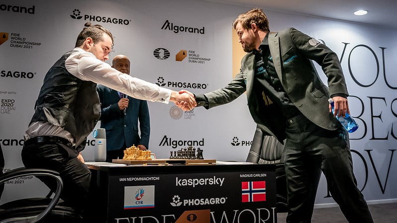 Championnat du Monde échecs 2021 partie 1
