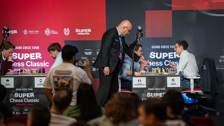 Maxime Vachier-Lagrave et Fabiano Caruana lors de la ronde 9 sur Super Chess Classic 2026